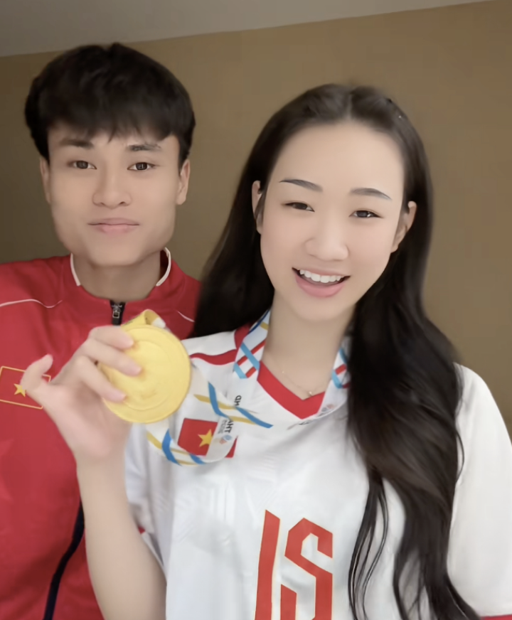 Bạn gái tiền vệ U23 Việt Nam gây sốt TikToker Gen Z sở hữu 3,7 triệu follow 7